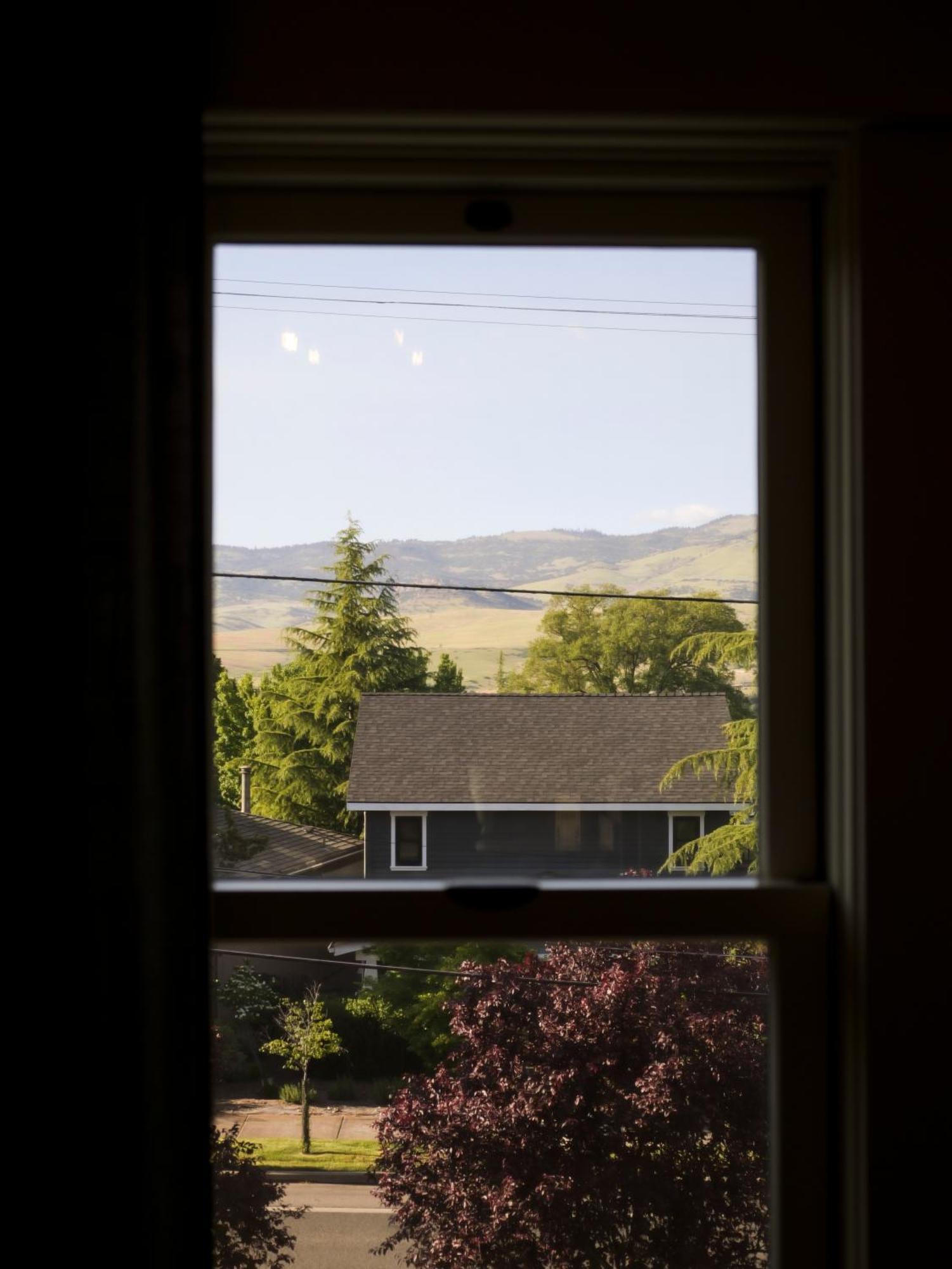 Redtail - 3 Sleeps Up To 12 Holiday home *