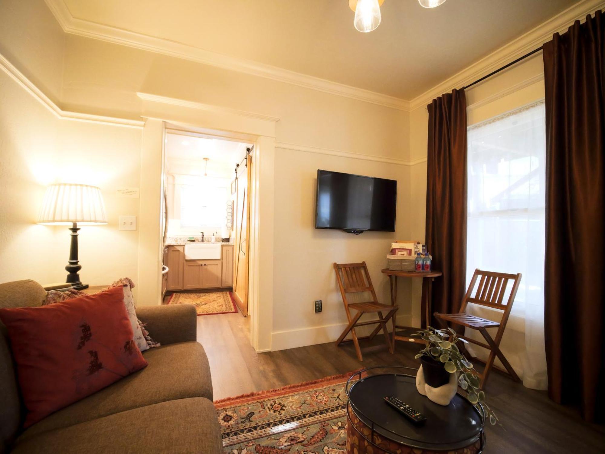 Holiday home Redtail - 3 Sleeps Up To 12