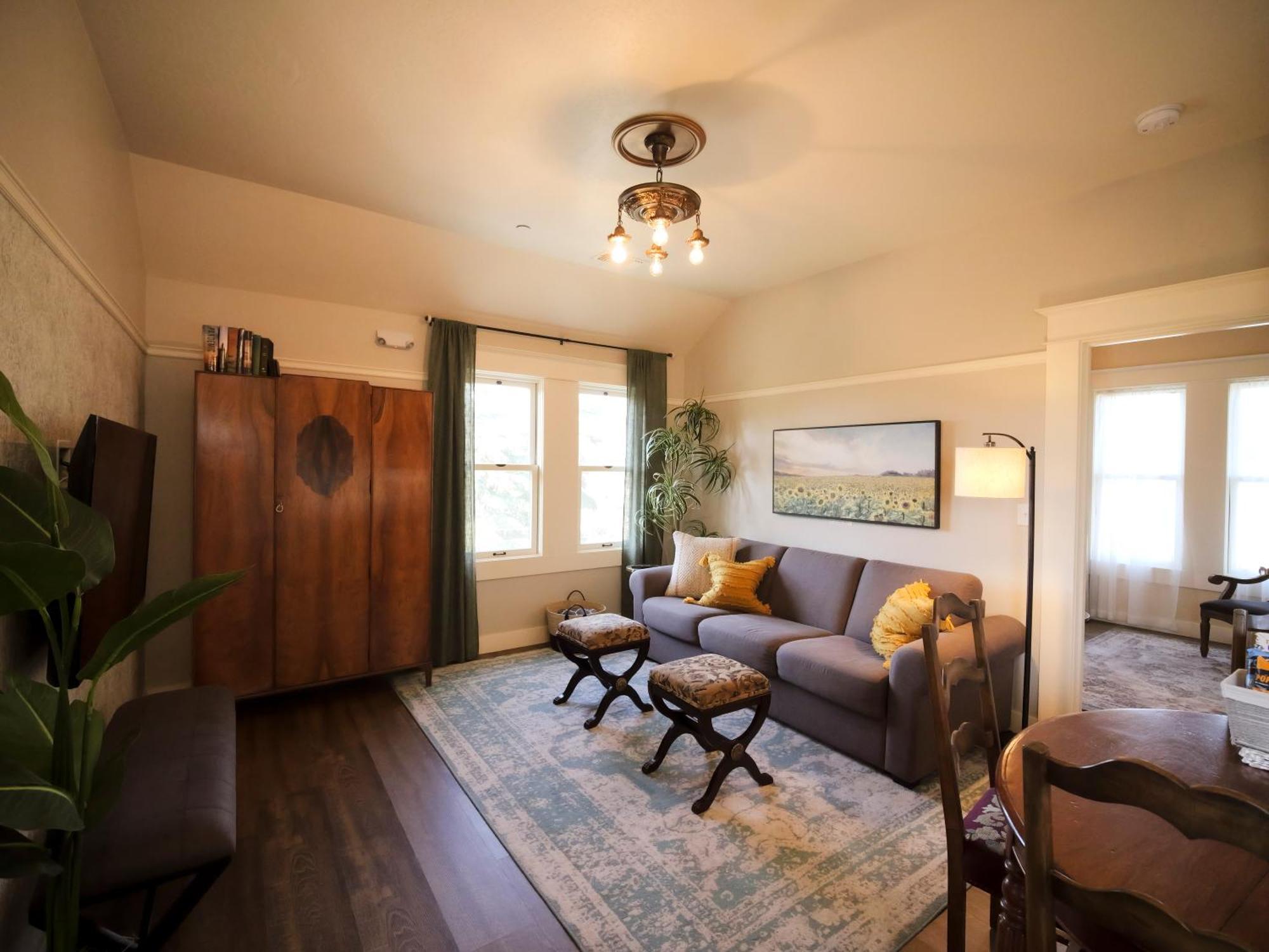 Redtail - 3 Sleeps Up To 12 Holiday home Ashland