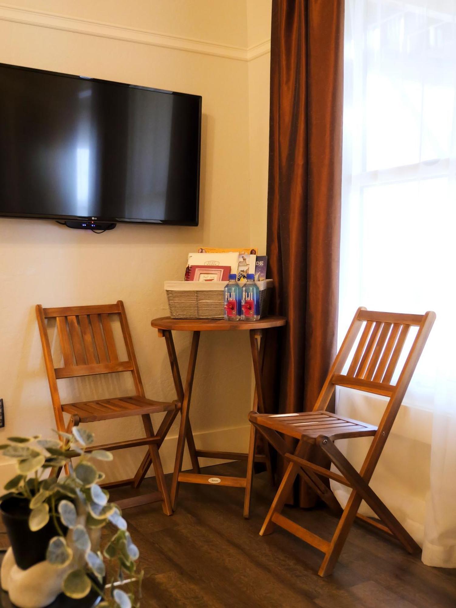 Redtail - 3 Sleeps Up To 12 Holiday home