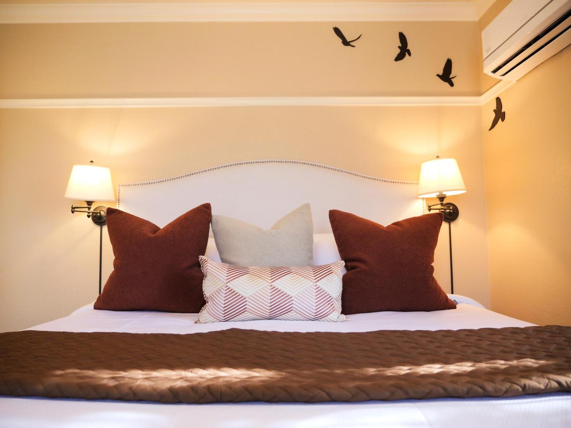 Redtail - 3 Sleeps Up To 12 Holiday home Ashland