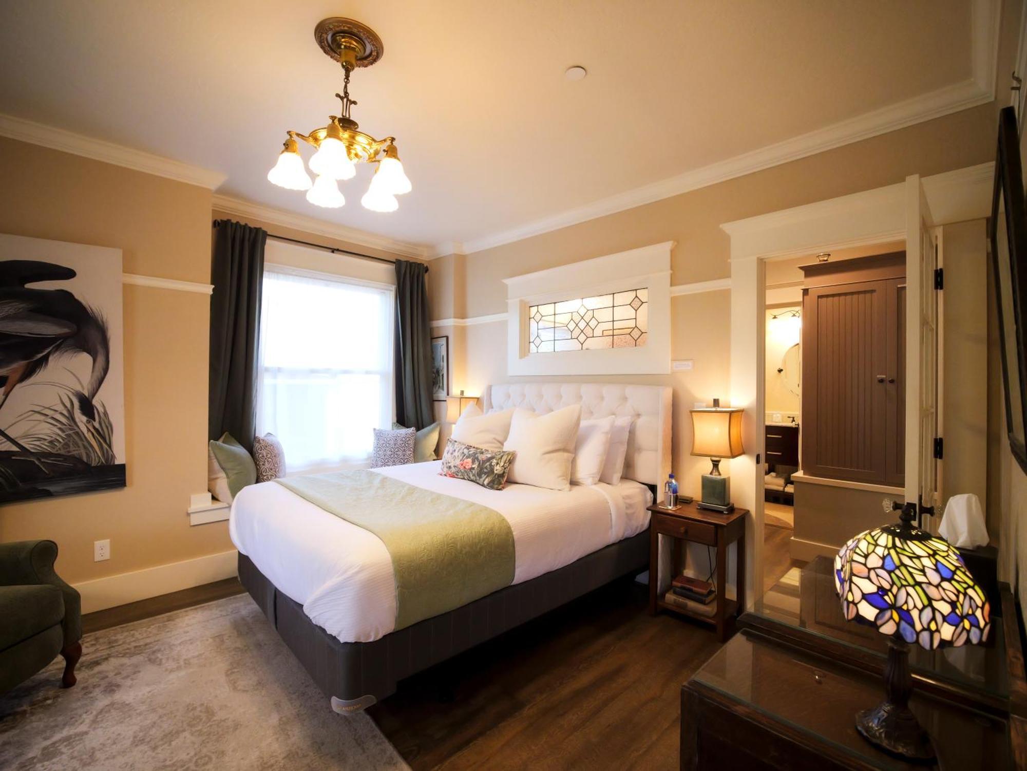 Redtail - 3 Sleeps Up To 12 Holiday home *