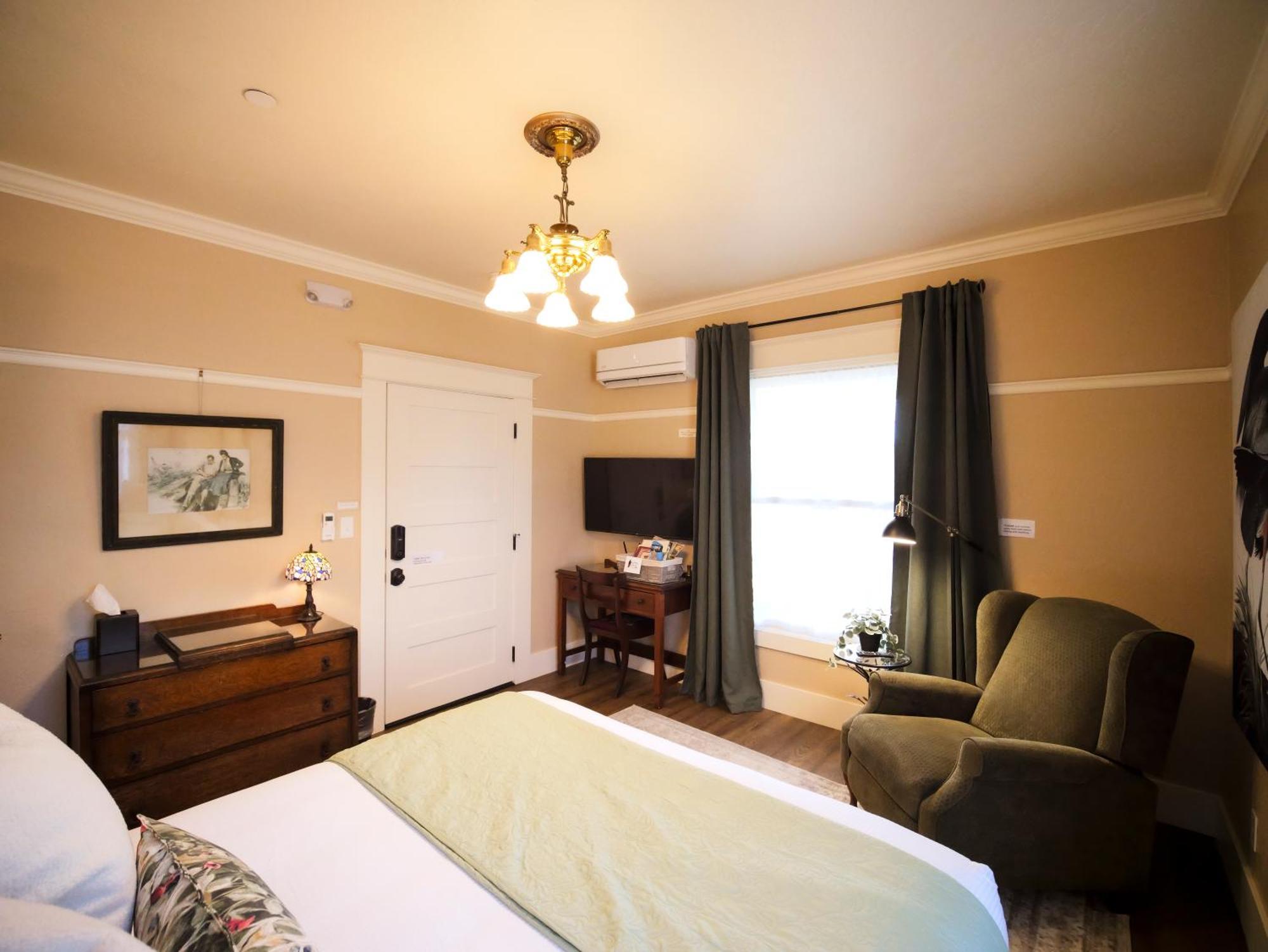 Holiday home Redtail - 3 Sleeps Up To 12 Ashland