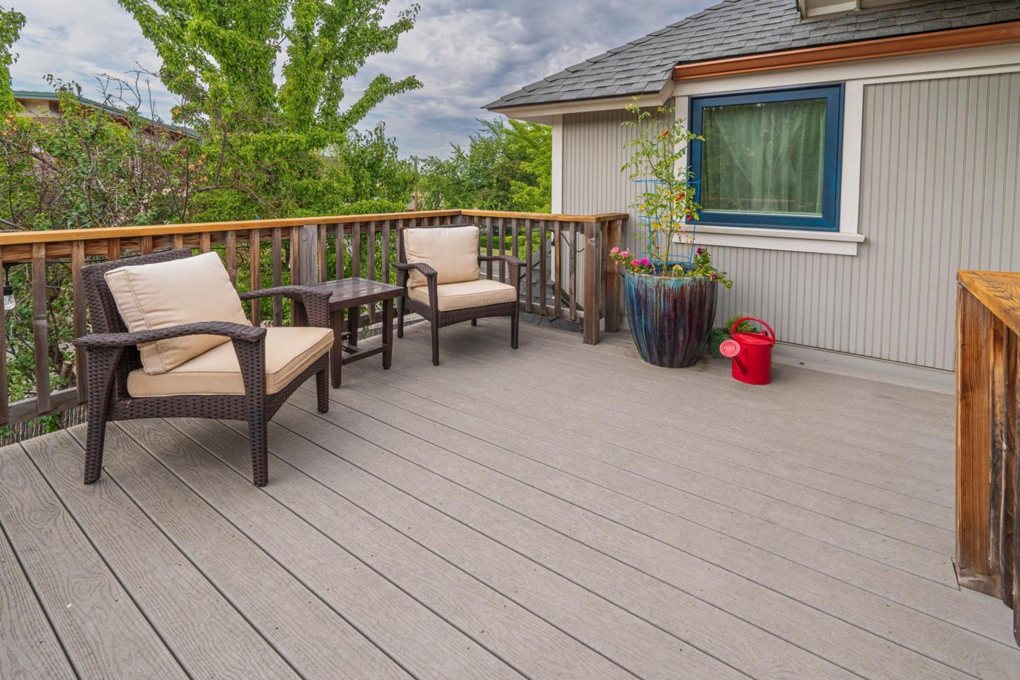 Redtail - 3 Sleeps Up To 12 Holiday home